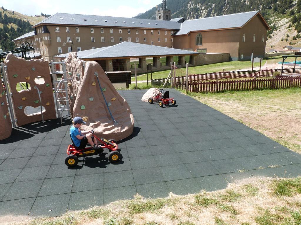 Apartaments Vall De Nuria Керальбс Экстерьер фото